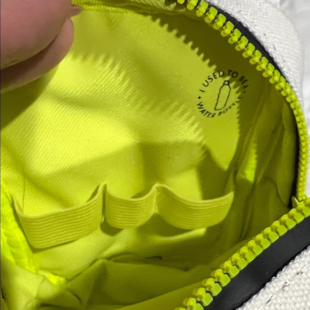 Lululemon Saje Cream and Black Organizer Pouch - Picture 2 of 3